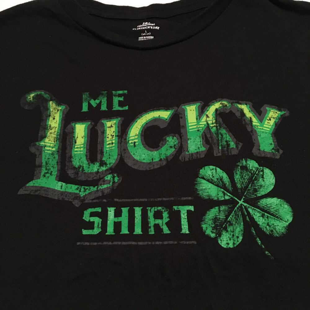 THE LUCKY SHIRT Large Shamrock St Patrick's Day Black T-Shirt